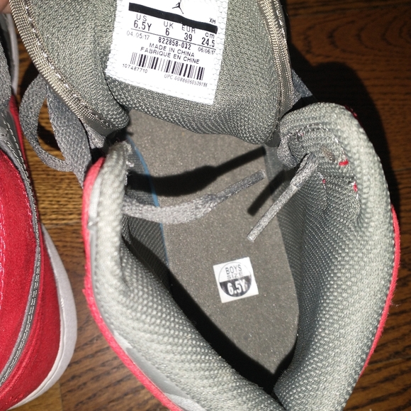 Boys Jordan 1 retro high 'premium red camo' - Picture 8 of 9